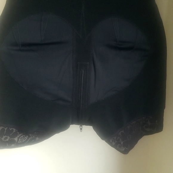 NWOT SHAPEWEAR MID THIGH BODY SUIT - Picture 8 of 15